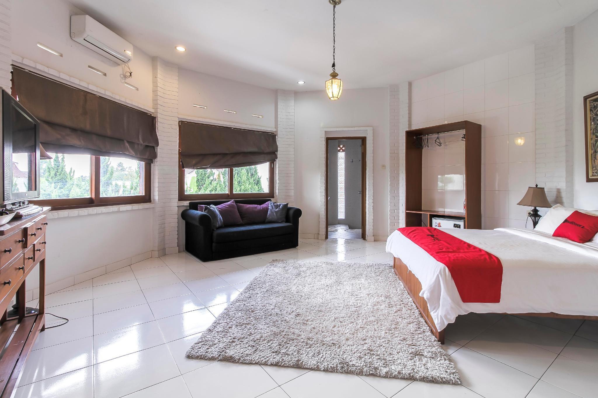 בנדונג Reddoorz Plus Near Dago Pakar מראה חיצוני תמונה