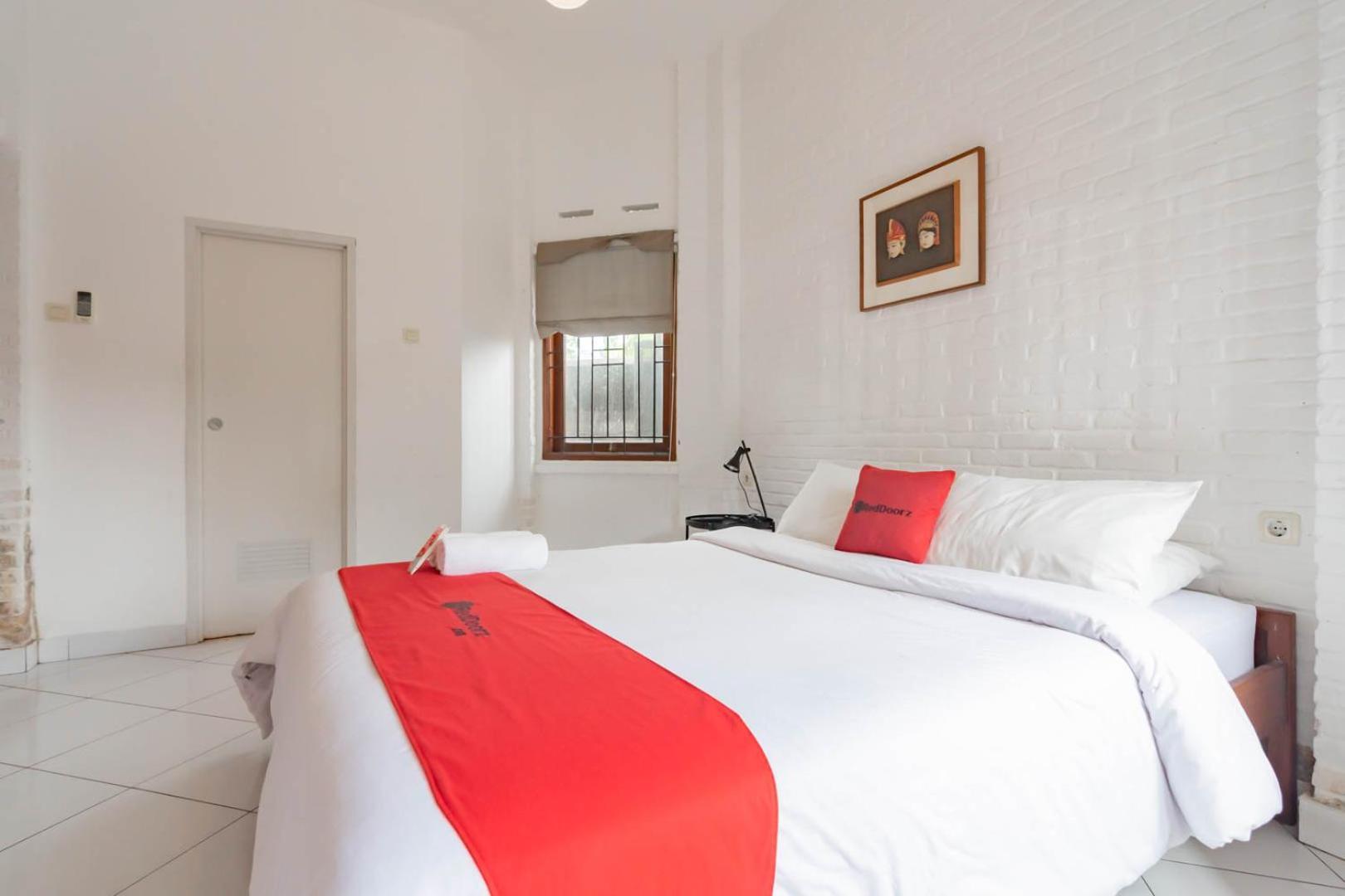 בנדונג Reddoorz Plus Near Dago Pakar מראה חיצוני תמונה