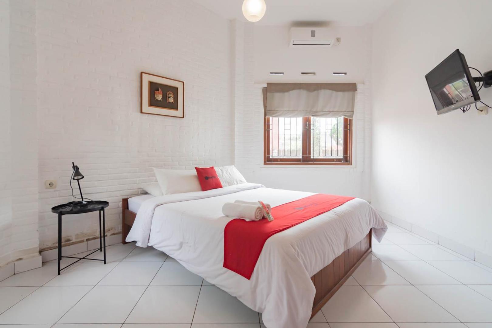 בנדונג Reddoorz Plus Near Dago Pakar מראה חיצוני תמונה